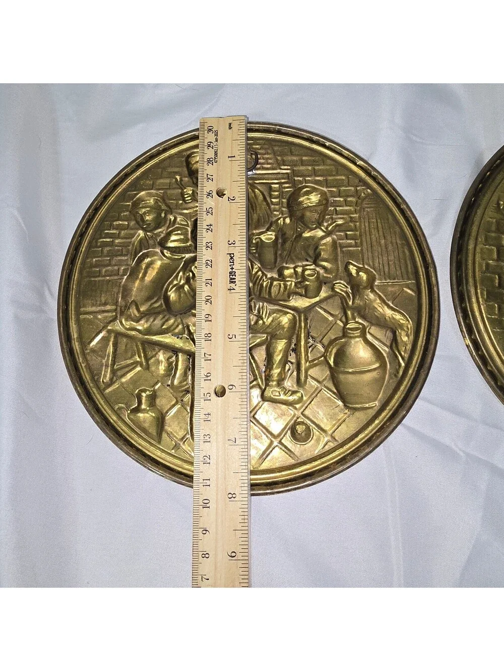 Vintage Peerage English Brass Wall Plates Pair Embossed Pub Tavern Scenes 12
